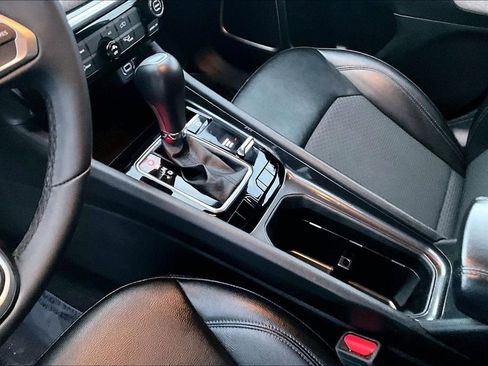 Used 2024 Jeep Compass Latitude image 15