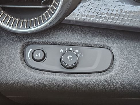 New 2026 Chevrolet Trax ACTIV w/ Sunroof Package image 23