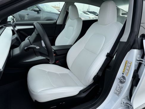 Used 2023 Tesla Model 3 Standard Range image 24