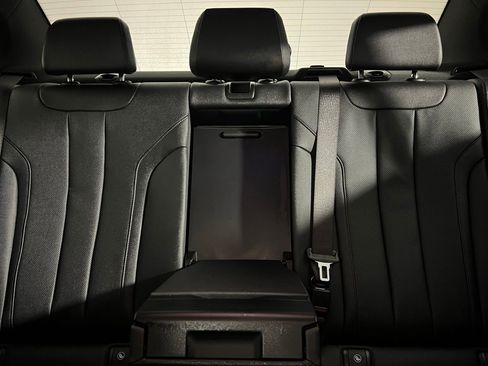 Used 2022 BMW 540i w/ M Sport Package image 31