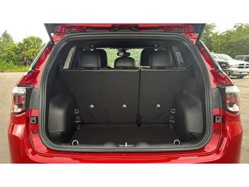 New 2026 Jeep Compass Latitude AWD/4WD image 16