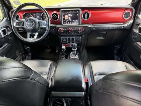 Used 2019 Jeep Wrangler Unlimited Rubicon AWD/4WD image 2