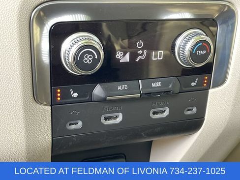 Certified 2021 GMC Yukon Denali w/ Denali Premium Package AWD/4WD image 39