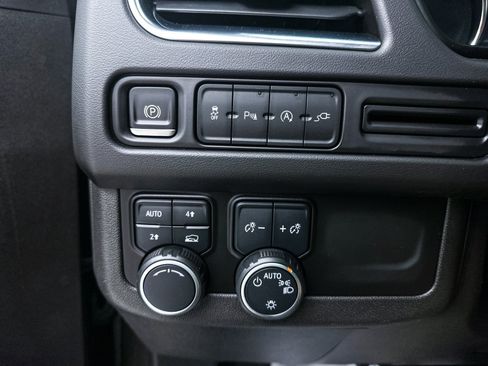 Used 2021 Chevrolet Tahoe LT image 33