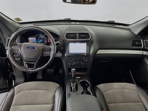 Used 2017 Ford Explorer XLT w/ Equipment Group 202A image 32