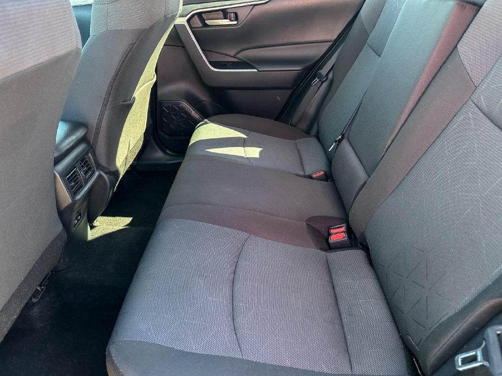 Used 2025 Toyota RAV4 XLE FWD image 18