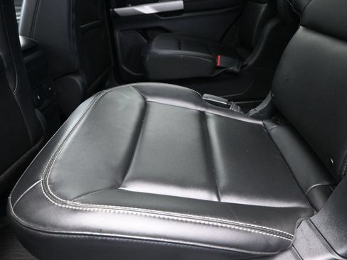 Used 2023 Ford Explorer XLT w/ Equipment Group 202A AWD/4WD image 16