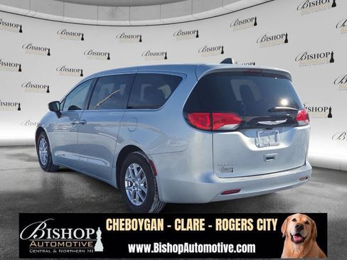 Used 2023 Chrysler Voyager LX image 22
