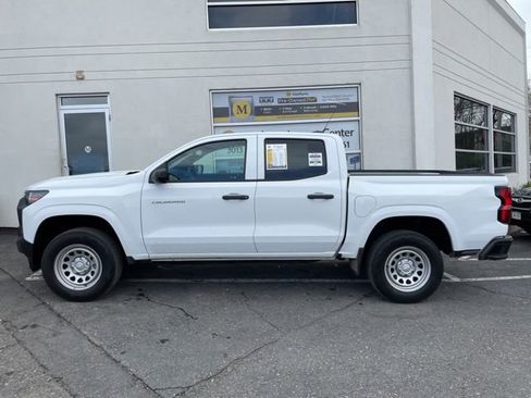 Used 2023 Chevrolet Colorado W/T RWD image 2