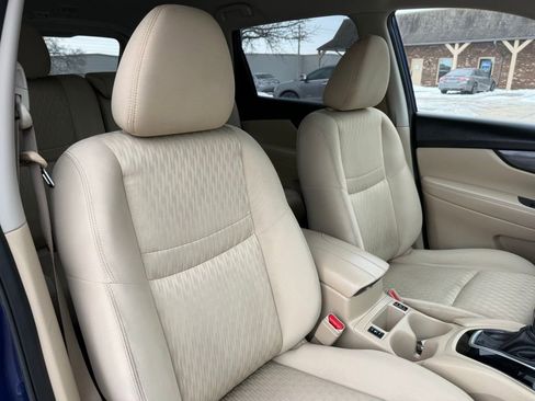 Used 2020 Nissan Rogue SV image 22