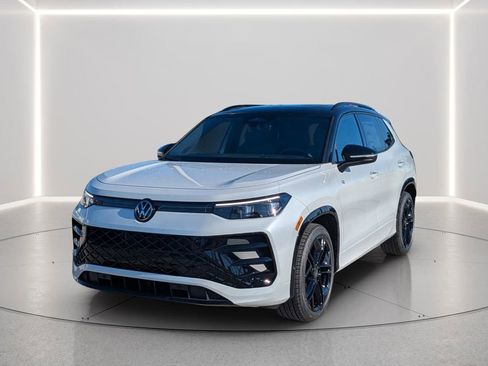 New 2026 Volkswagen Tiguan SE R-Line FWD image 2