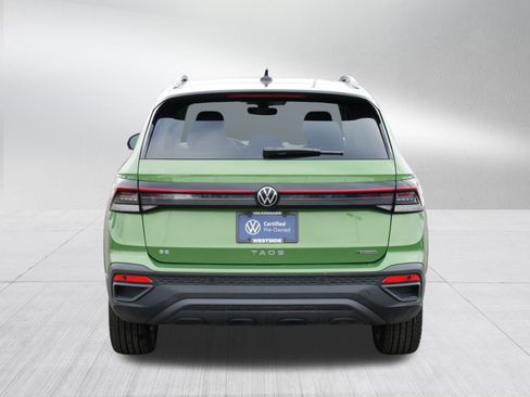 Certified 2025 Volkswagen Taos SE image 6
