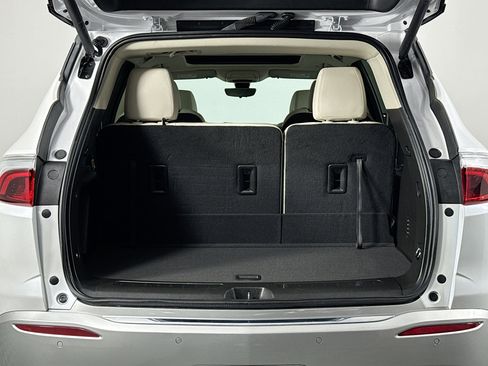 Used 2023 Buick Enclave Essence w/ Experience Buick Package image 45