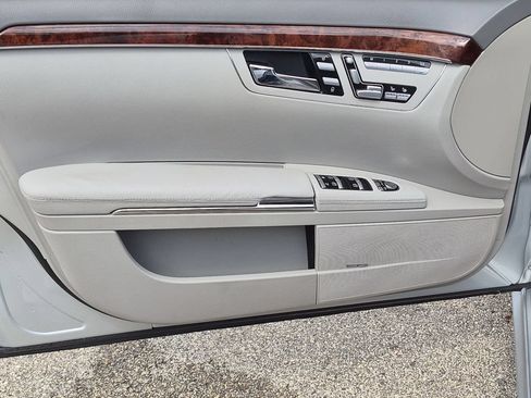 Used 2010 Mercedes-Benz S 550 image 19