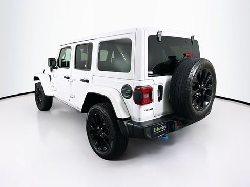 Used 2024 Jeep Wrangler Unlimited Sahara AWD/4WD image 5