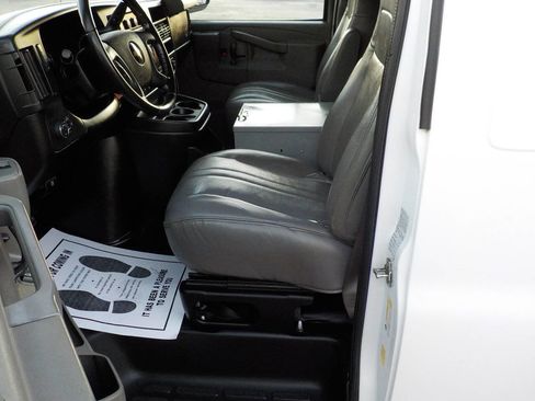 Used 2020 Chevrolet Express 3500 Extended w/ Driver Convenience Package image 11