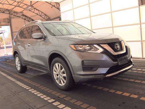 Used 2020 Nissan Rogue SV image 6