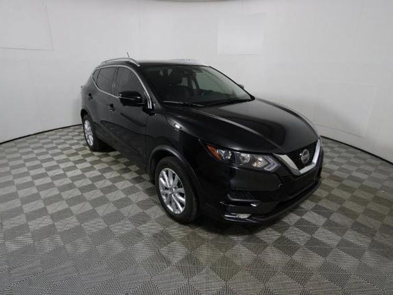 Certified 2022 Nissan Rogue Sport SV w/ Technology Package image 1