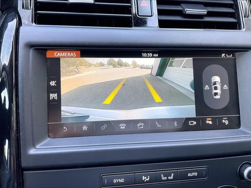 Used 2020 Land Rover Discovery SE AWD/4WD image 13