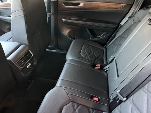 Used 2026 Volkswagen Atlas SE FWD image 5