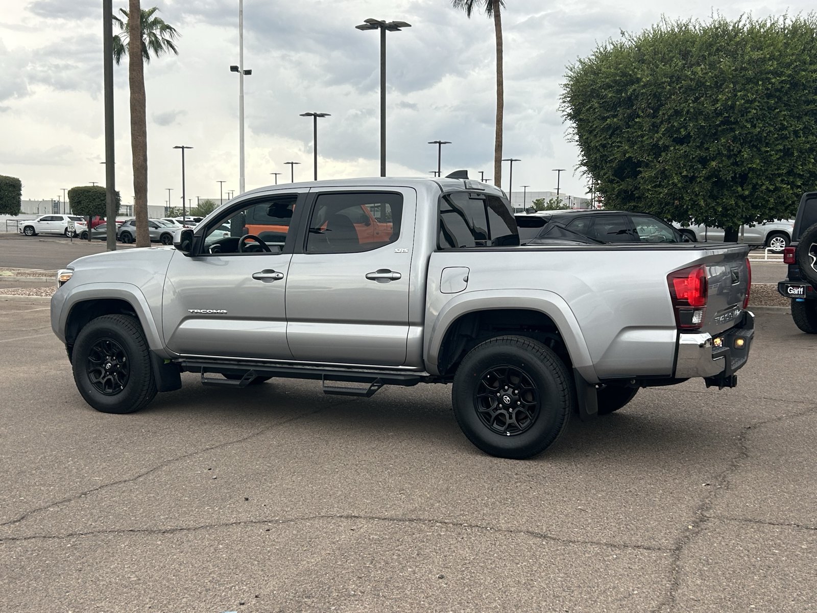 Used 2020 Toyota Tacoma SR5 RWD image 3