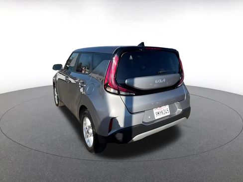 Used 2025 Kia Soul LX w/ LX Technology Package image 11