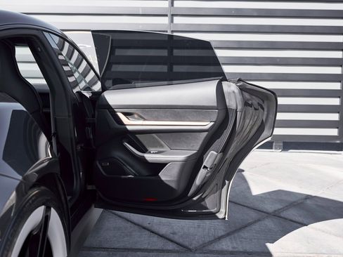 Used 2025 Porsche Taycan 4S w/ Premium Package image 24