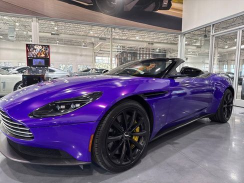 Used 2019 Aston Martin DB11 Volante image 22