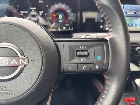 Used 2025 Nissan Kicks SR AWD/4WD image 19