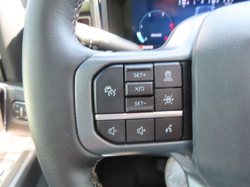 Used 2025 Ford F350 Lariat w/ Lariat Ultimate Package AWD/4WD image 20