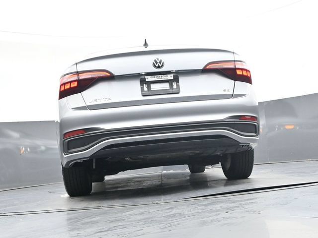 Used 2024 Volkswagen Jetta SE FWD image 34