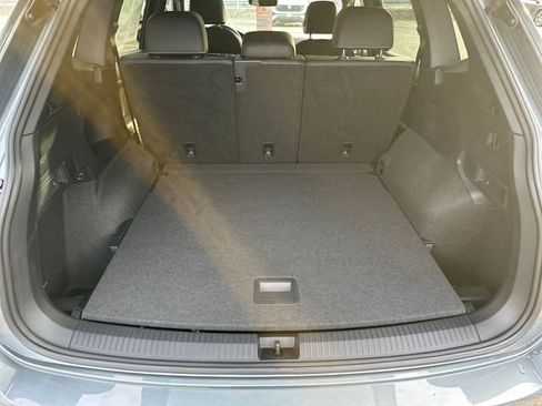 Certified 2024 Volkswagen Tiguan SEL R-Line image 34