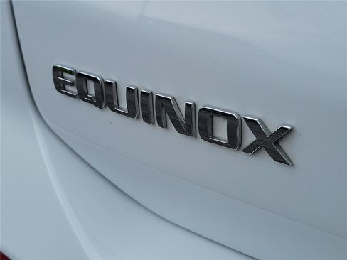 Used 2024 Chevrolet Equinox LT FWD image 8