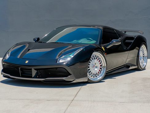 Used 2018 Ferrari 488 Spider RWD image 3