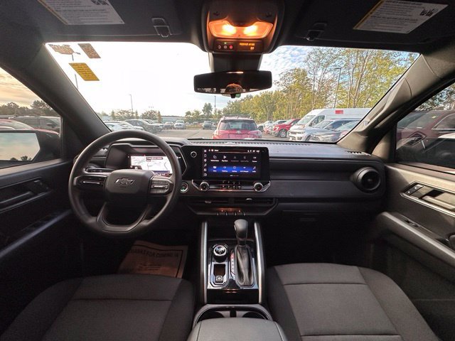 Used 2024 Chevrolet Colorado Trail Boss w/ Technology Package AWD/4WD image 2