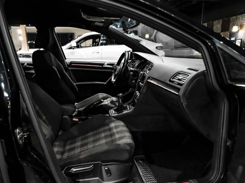 Used 2017 Volkswagen GTI S FWD image 32