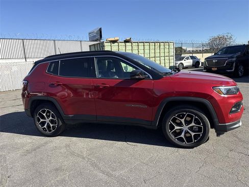 Used 2024 Jeep Compass Limited image 2