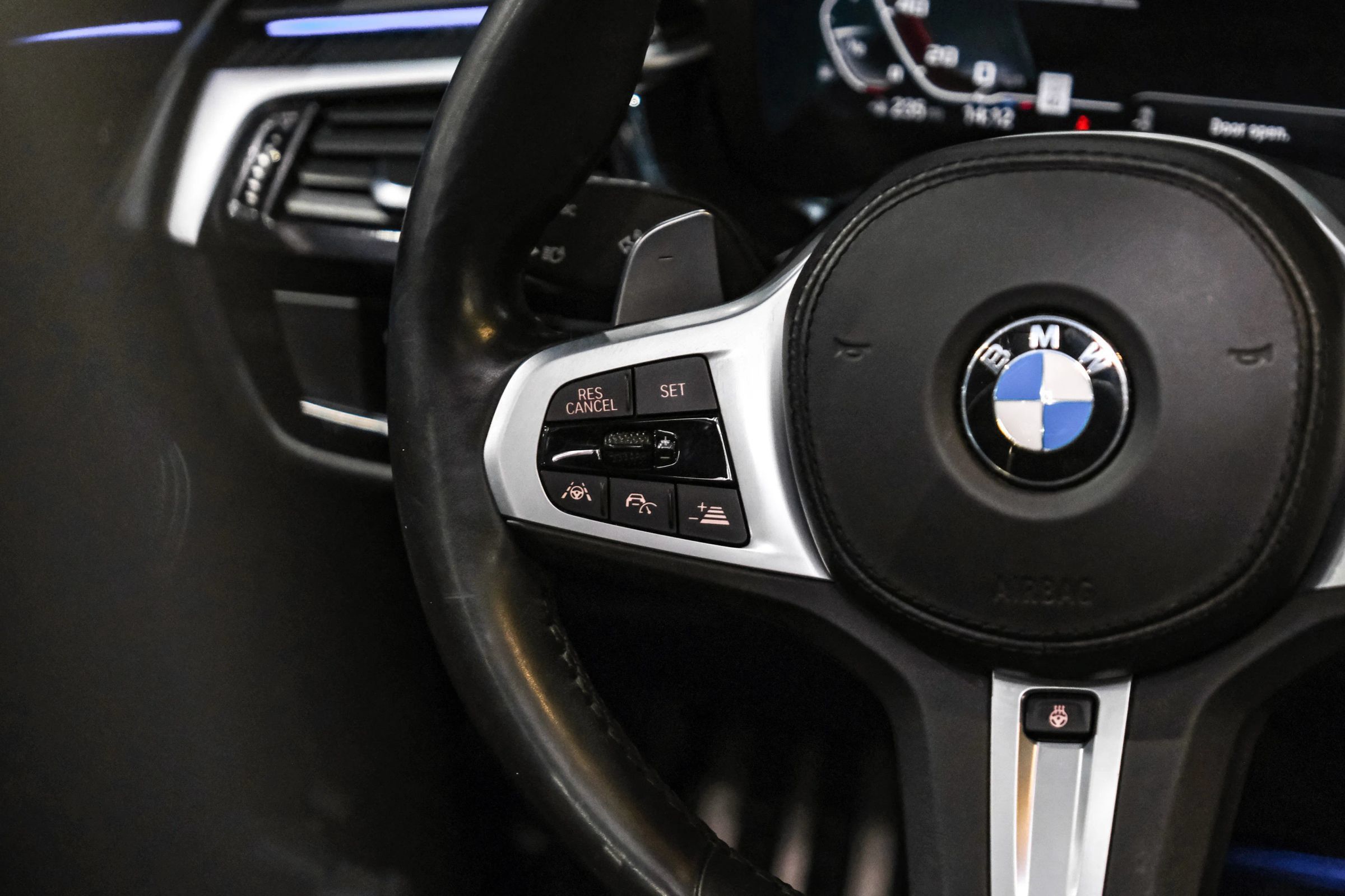 Used 2020 BMW M550i xDrive w/ Executive Package AWD/4WD image 19