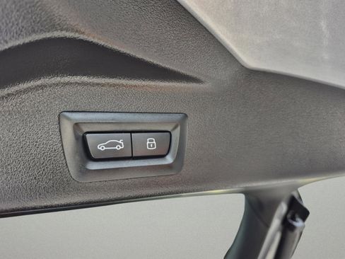 Used 2025 BMW X5 xDrive50e AWD/4WD image 13