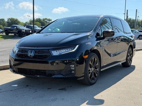 Used 2025 Honda Odyssey Sport-L image 2
