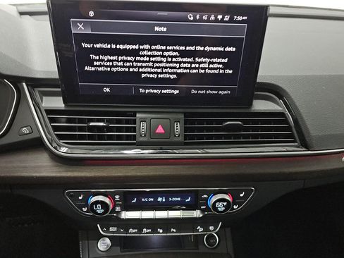 Used 2023 Audi Q5 2.0T Prestige w/ Prestige Package AWD/4WD image 11