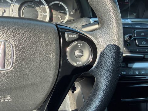 Used 2017 Honda Accord LX image 22