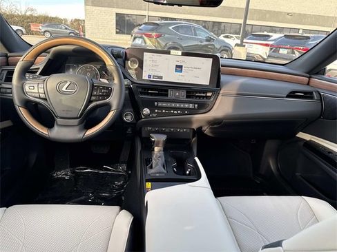 New 2025 Lexus ES 350 Ultra Luxury image 15