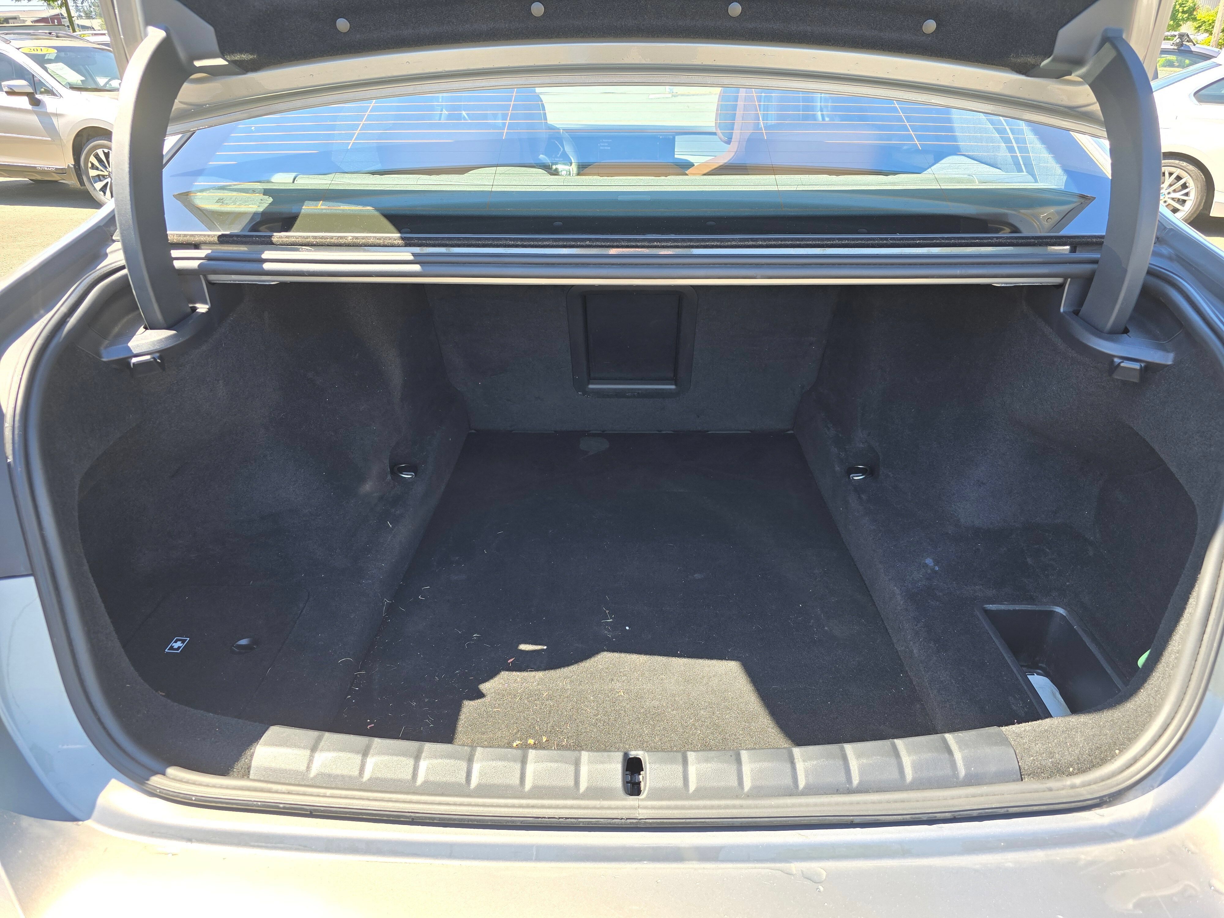 Used 2023 BMW 740i w/ Parking Assistance Package RWD image 14