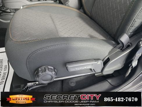 New 2025 Jeep Gladiator Mojave image 13