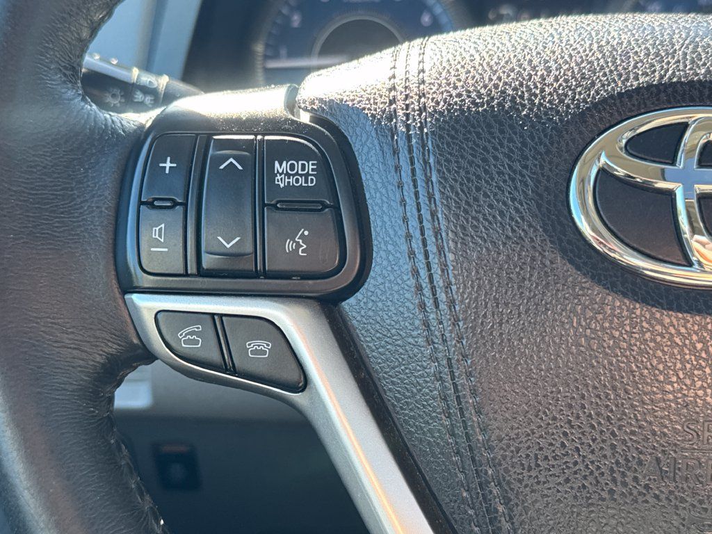 Used 2017 Toyota Sienna XLE Premium w/ Outdoor Package AWD/4WD image 20