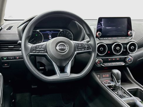 Used 2025 Nissan Sentra SV FWD image 17