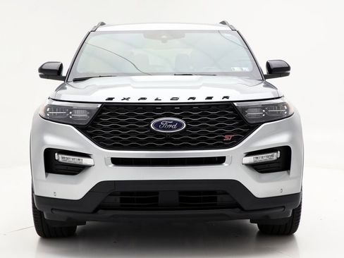 Used 2024 Ford Explorer ST w/ Technology Package image 4