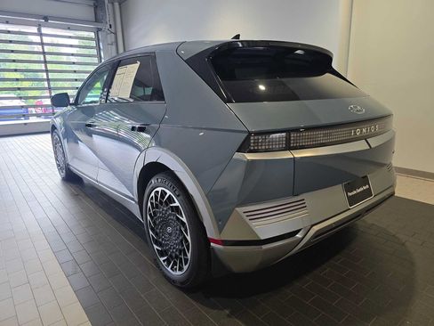 Used 2023 Hyundai Ioniq 5 Limited AWD/4WD image 3