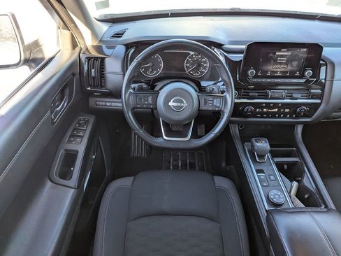 Used 2023 Nissan Pathfinder SV image 30
